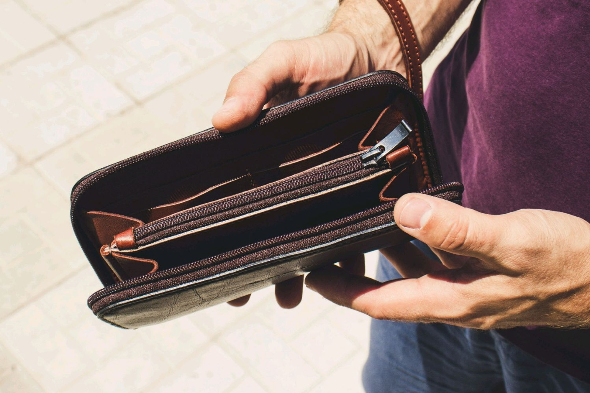 TOP ZIPPER WALLET FOR MEN IN 2023: THE PERFECT PLACE TO STASH YOUR CASH